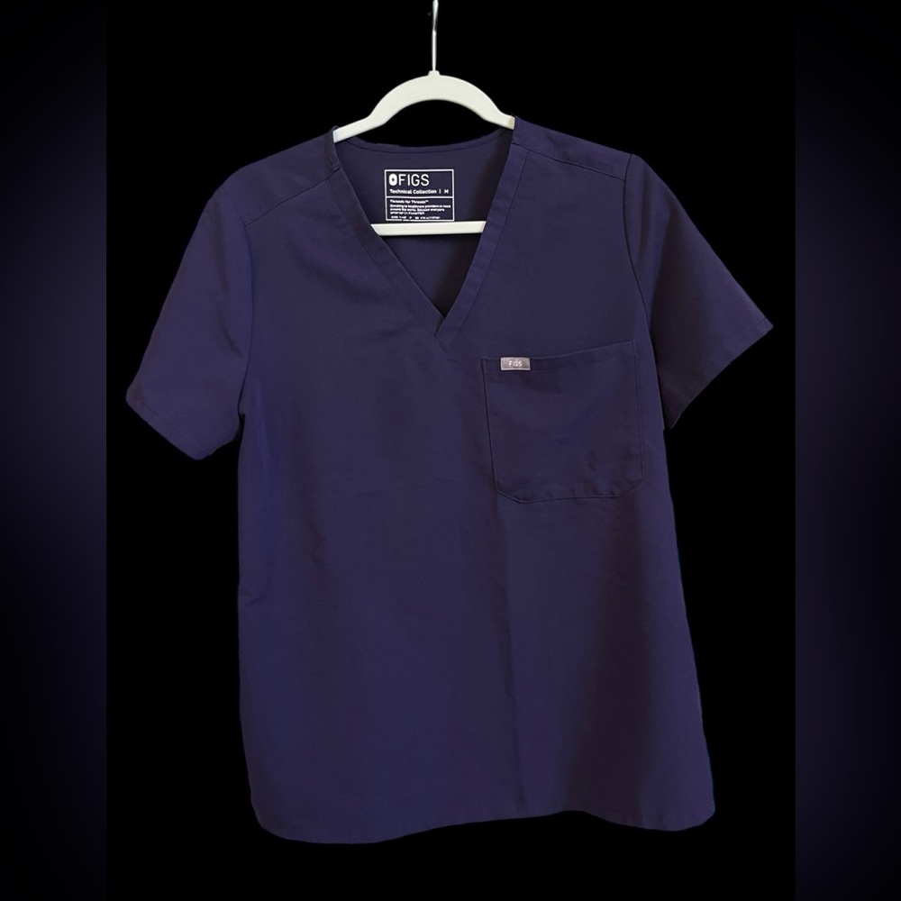 FIGS Technical Collection Scrub Top Unisex Size M Purple V-Neck Pocket Medical